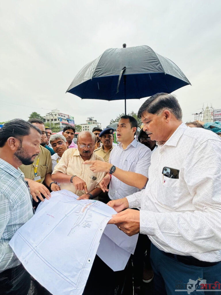 Dr Babasaheb Ambedkar Statue | विश्रांतवाडीत साकारणार “डॉ. बाबासाहेब आंबेडकर” यांचा पूर्णाकृती पुतळा – पुणे महापालिका अतिरिक्त आयुक्तांची पाहणीनंतर जागा निश्चितीची सूचना 3 Dr Siddharth Dhende Vishrantwadi scaled e1762179749225 768x1024 2